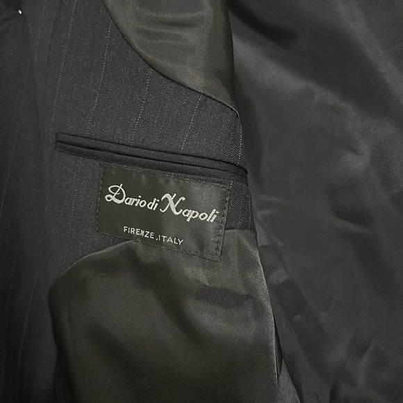 Dario Di Napoli 100% Wool and Cashmere 2 Pieces Suit, Striped Black Color. - Picture 4 of 16